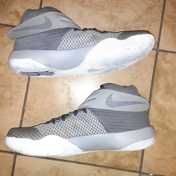 Nike Kyrie 2 Omega 2016 Drop Size 11.5 US - Picture 4 of 12